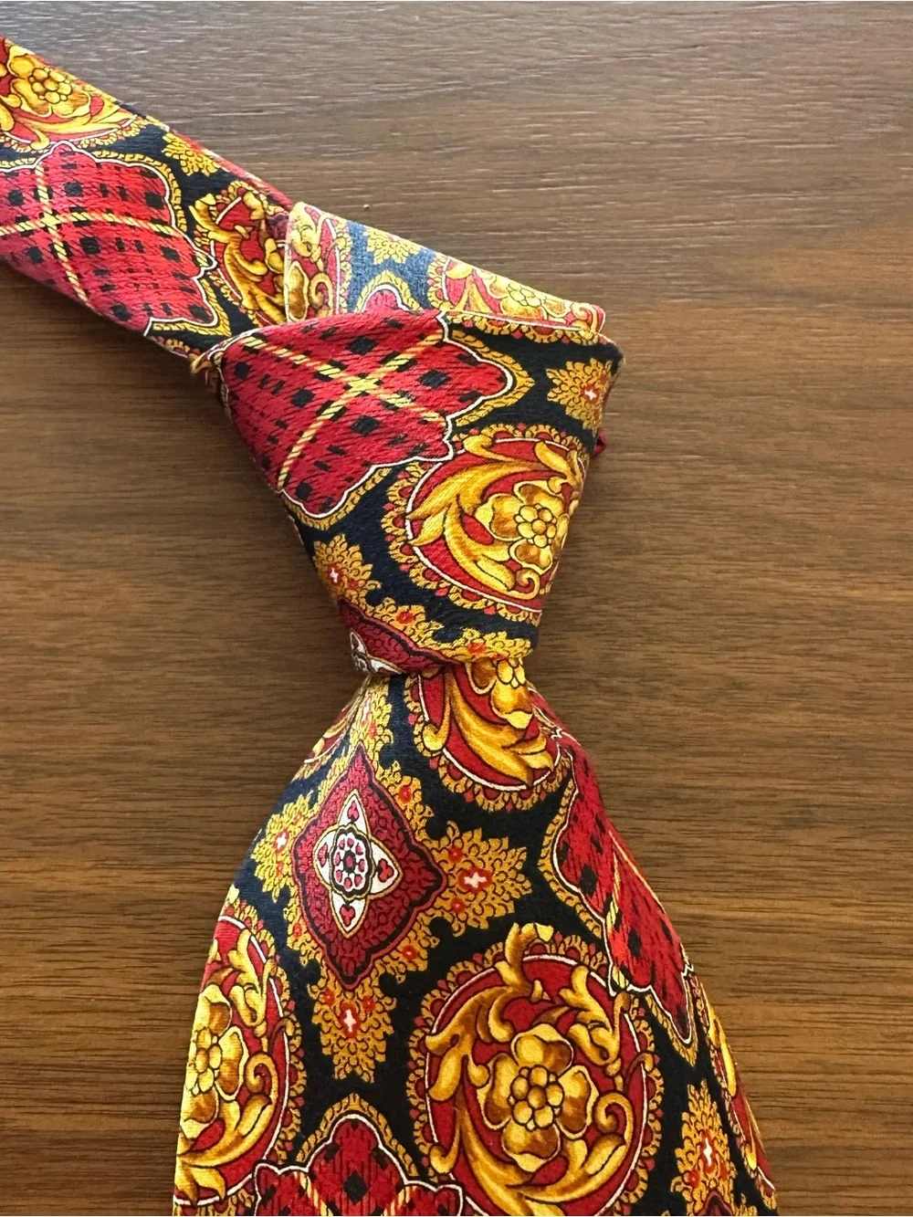 Men’s Silk Tie in Black, Red & Gold